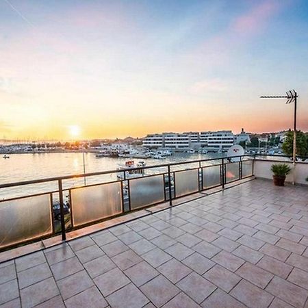 Amazing Seaview Apartment With A Balcony Near The Beach - Kneza Trpimira I ザダル エクステリア 写真