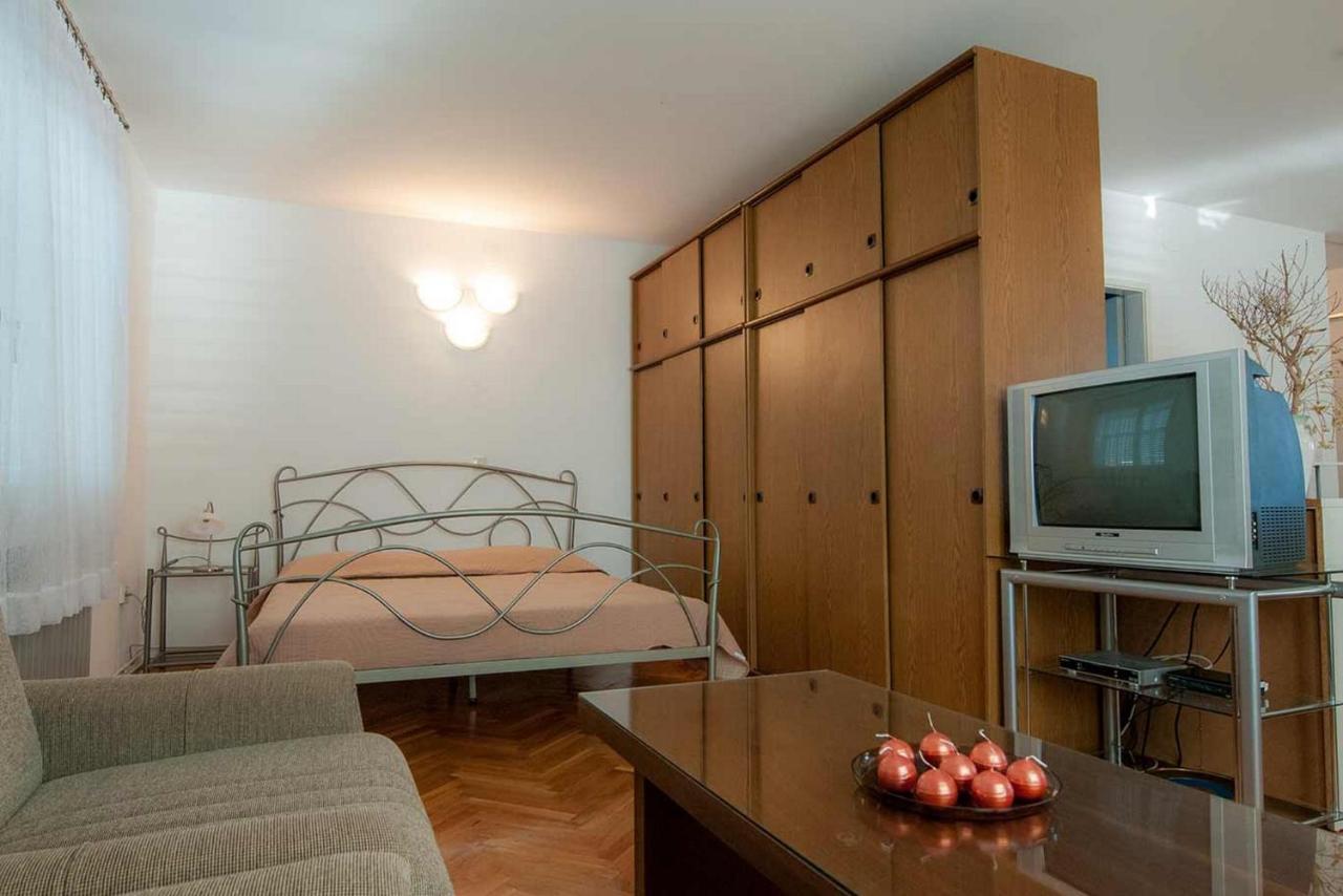 Amazing Seaview Apartment With A Balcony Near The Beach - Kneza Trpimira I ザダル エクステリア 写真