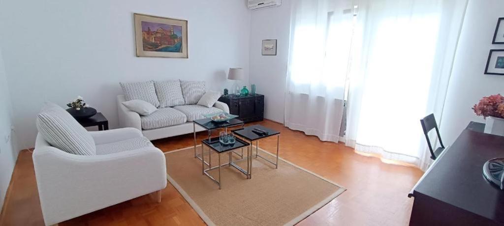 Amazing Seaview Apartment With A Balcony Near The Beach - Kneza Trpimira I ザダル エクステリア 写真