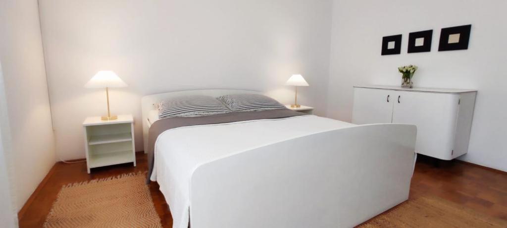 Amazing Seaview Apartment With A Balcony Near The Beach - Kneza Trpimira I ザダル エクステリア 写真