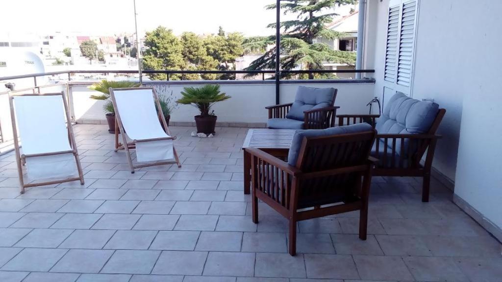 Amazing Seaview Apartment With A Balcony Near The Beach - Kneza Trpimira I ザダル エクステリア 写真