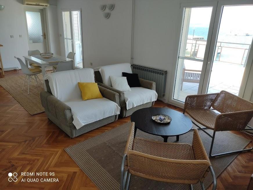 Amazing Seaview Apartment With A Balcony Near The Beach - Kneza Trpimira I ザダル エクステリア 写真