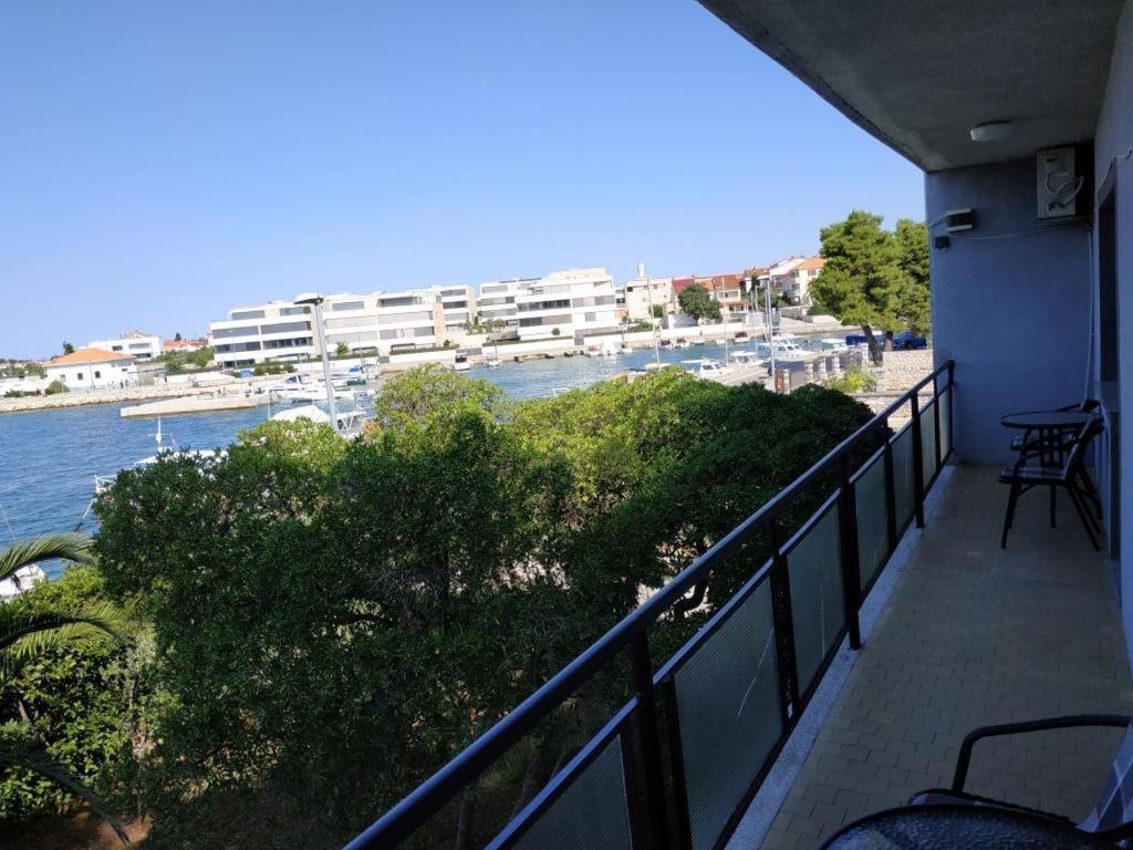Amazing Seaview Apartment With A Balcony Near The Beach - Kneza Trpimira I ザダル エクステリア 写真