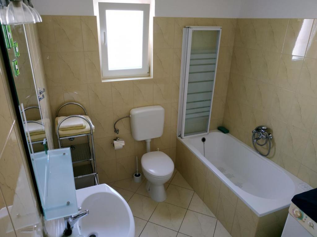 Amazing Seaview Apartment With A Balcony Near The Beach - Kneza Trpimira I ザダル エクステリア 写真